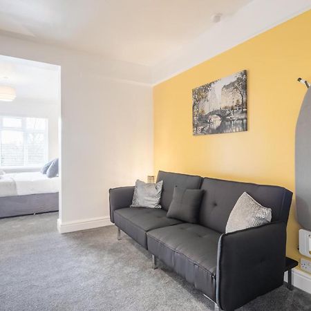Private Room 5 With Kitchenette By Cb Stays No Minimum Stays CBG Exterior foto
